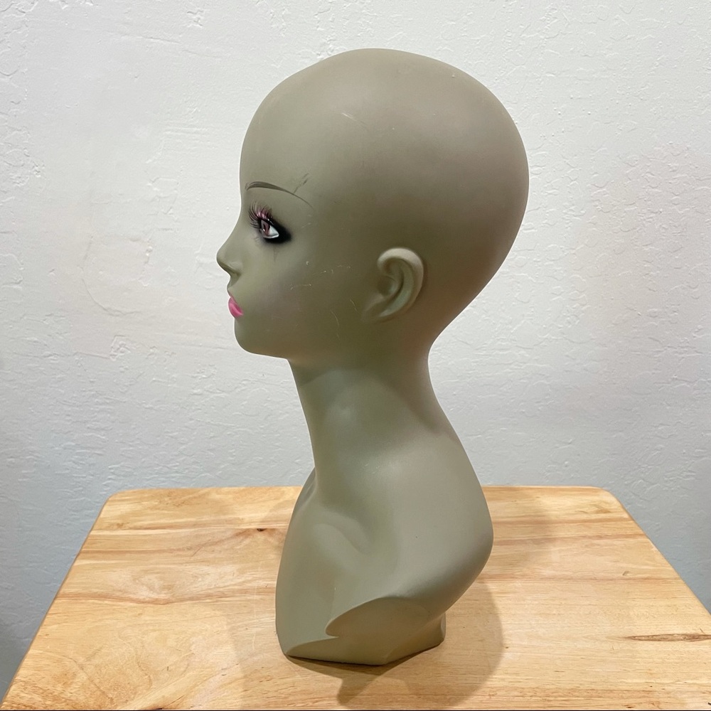 [1] Mannequin Head Plastic Display for Wigs Hats Sunglasses Jewelry - Picture 2 of 6